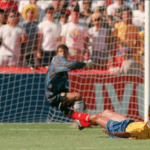 andres escobar en el momento del autogol